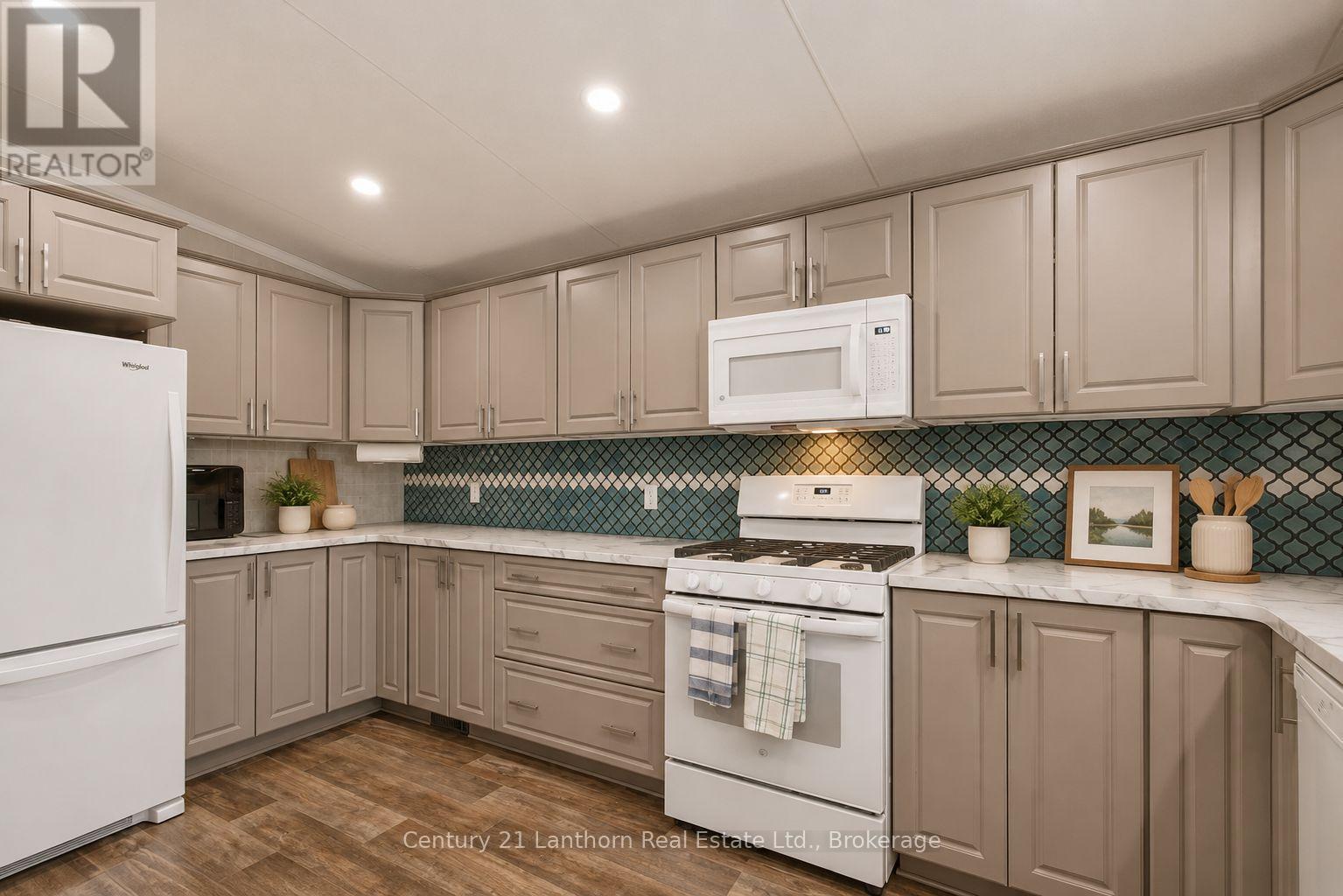 #12 484 FRANKFORD STIRLING ROAD - Image 11