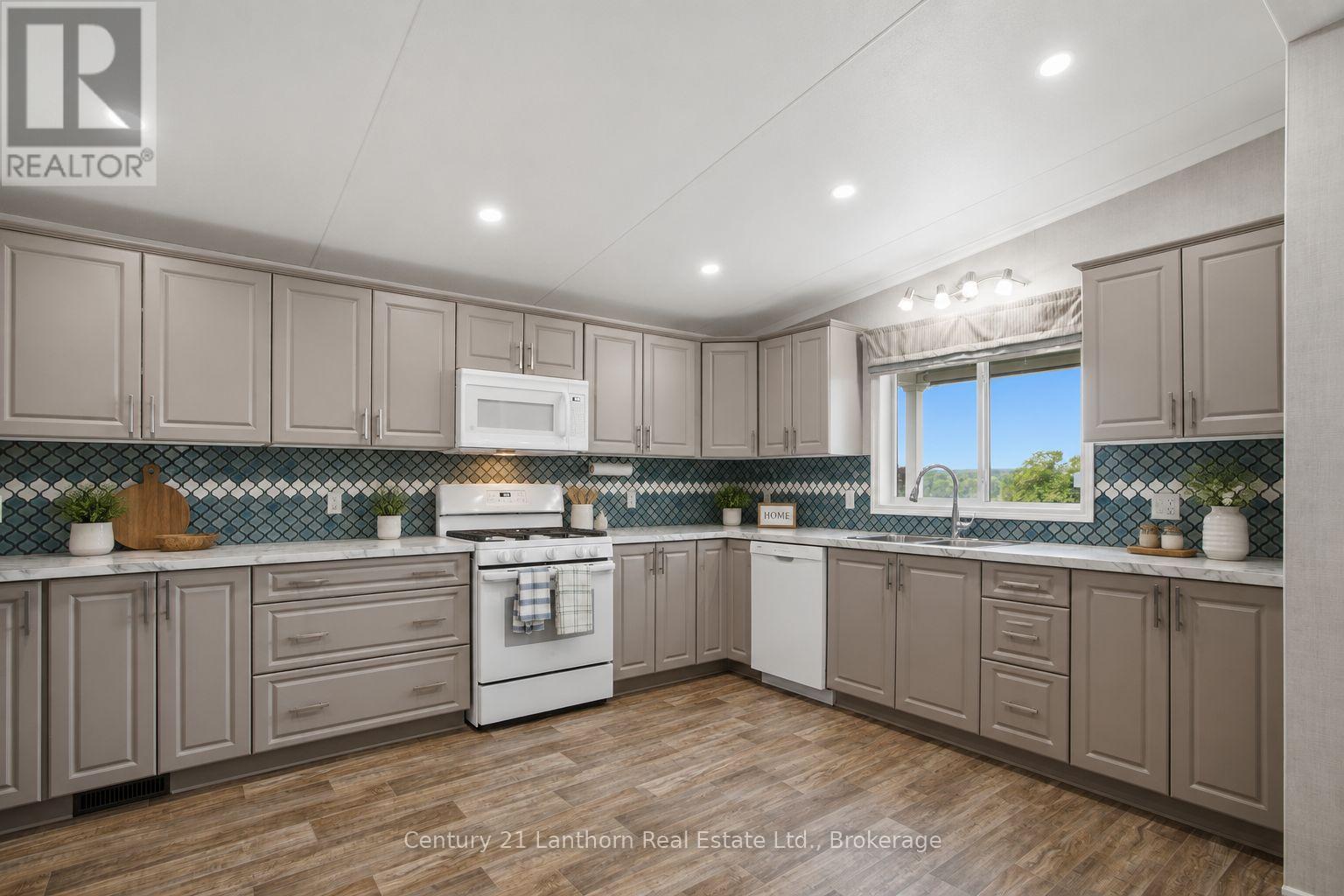 #12 484 FRANKFORD STIRLING ROAD - Image 9