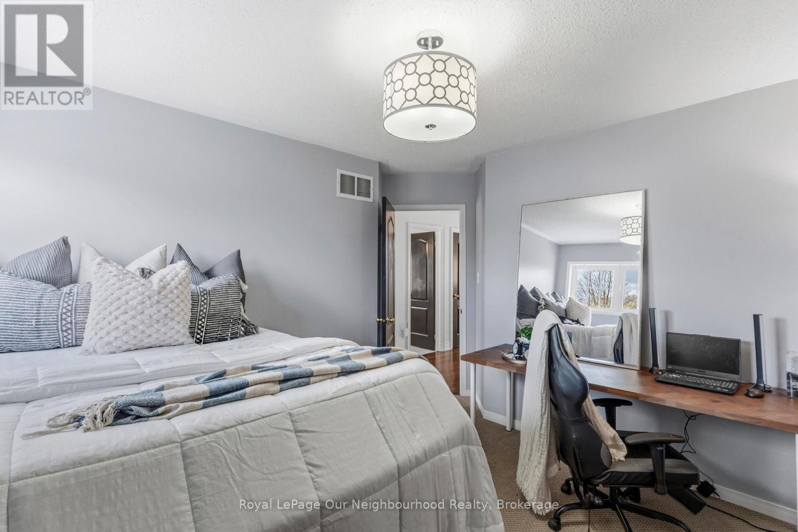 38 VINEYARD AVENUE - Image 35