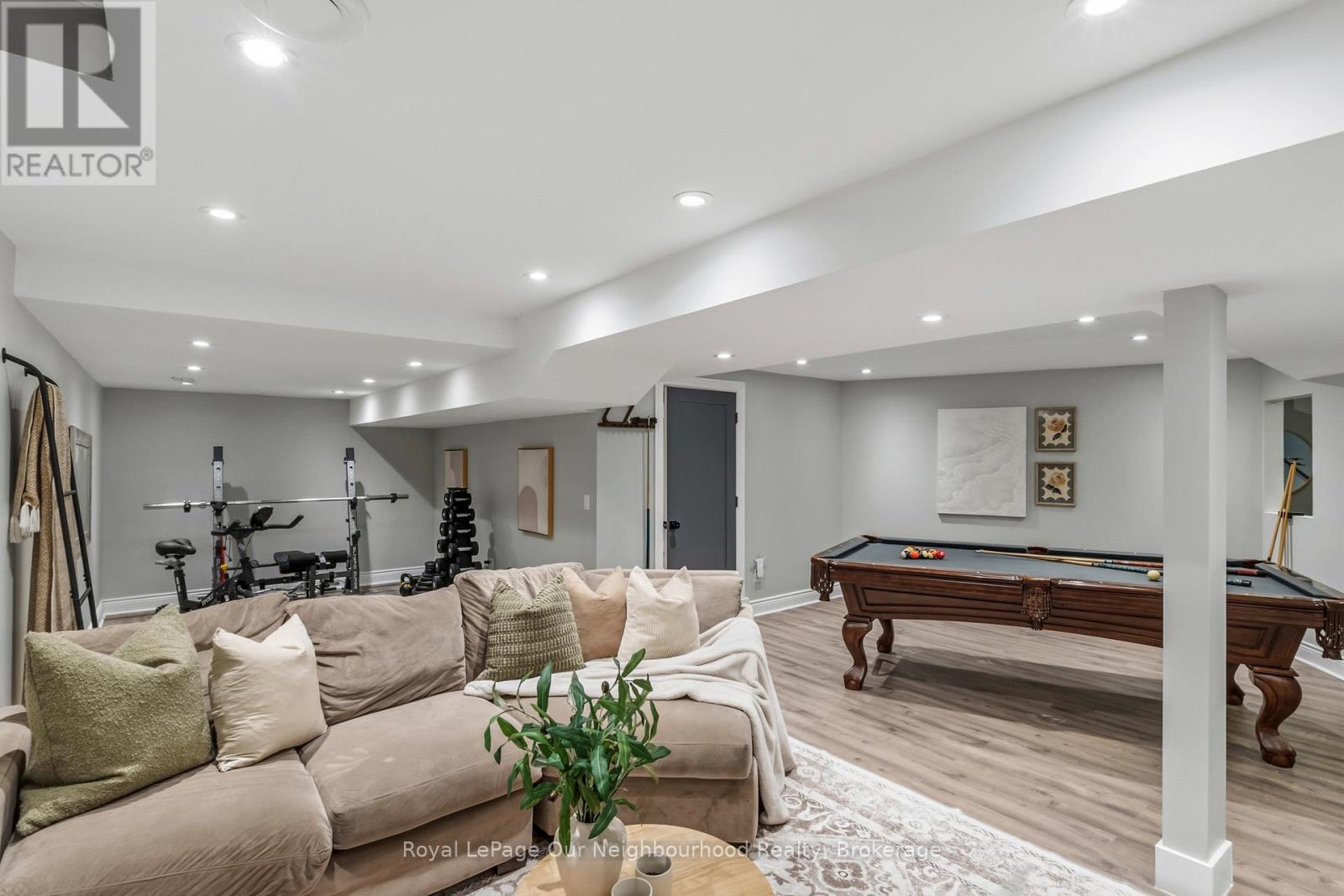38 VINEYARD AVENUE - 43