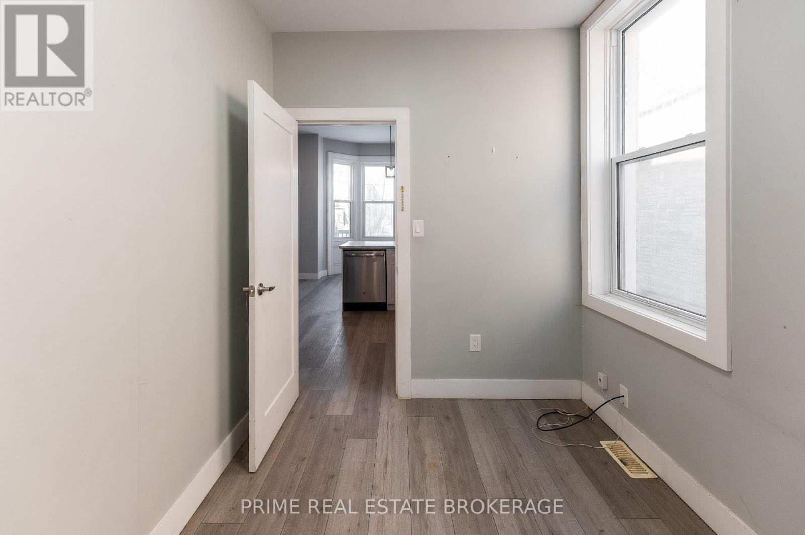 46 STANLEY STREET - 15