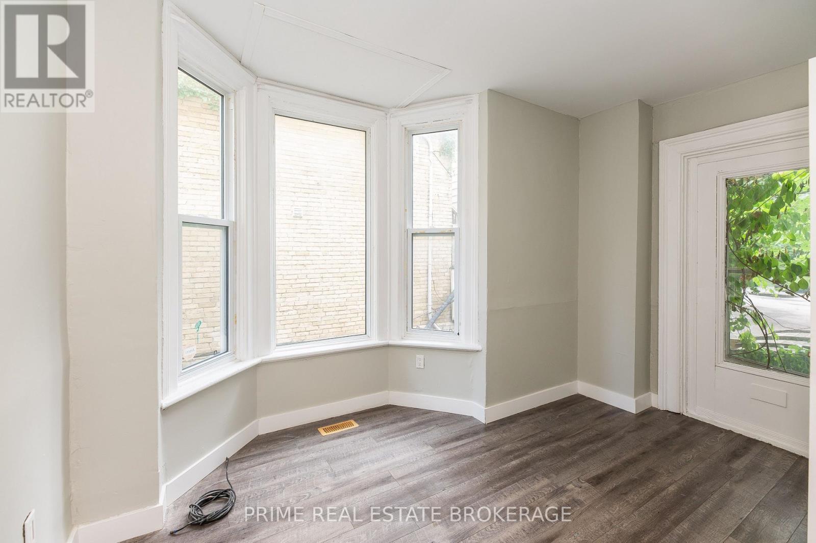 46 STANLEY STREET - 19