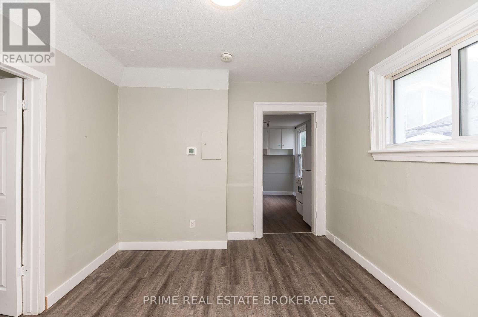 46 STANLEY STREET - 24