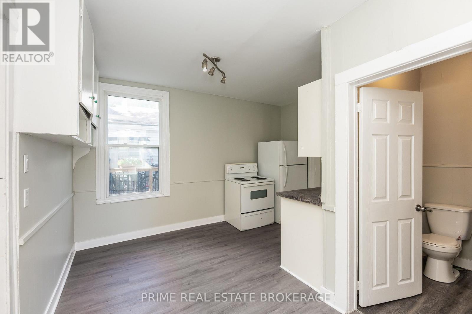 46 STANLEY STREET - 34