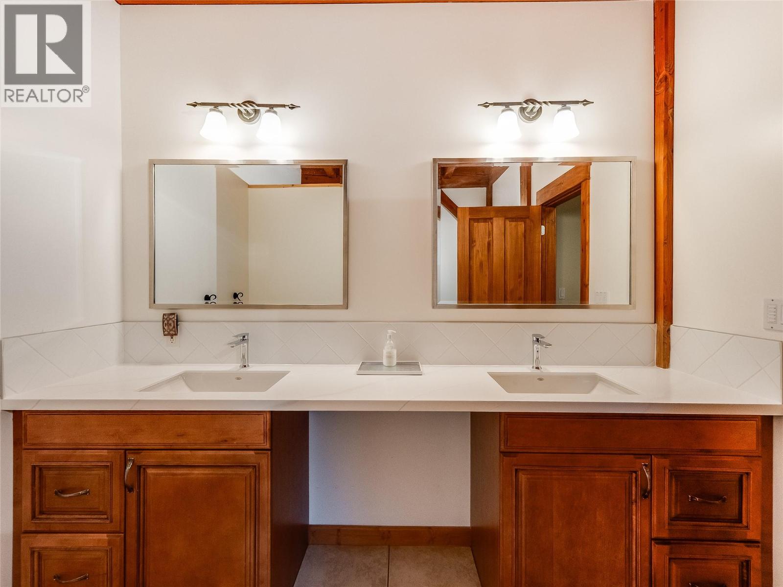 3179 HEDDLE Road - 43