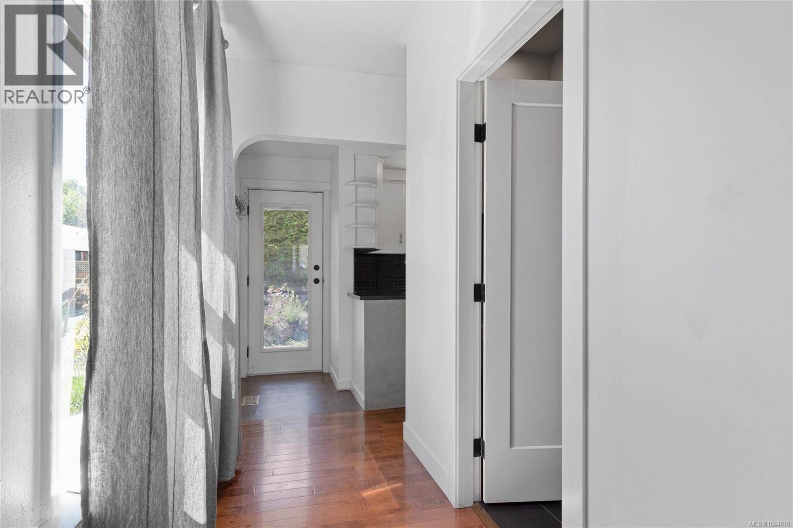 643 Kennedy St - 16