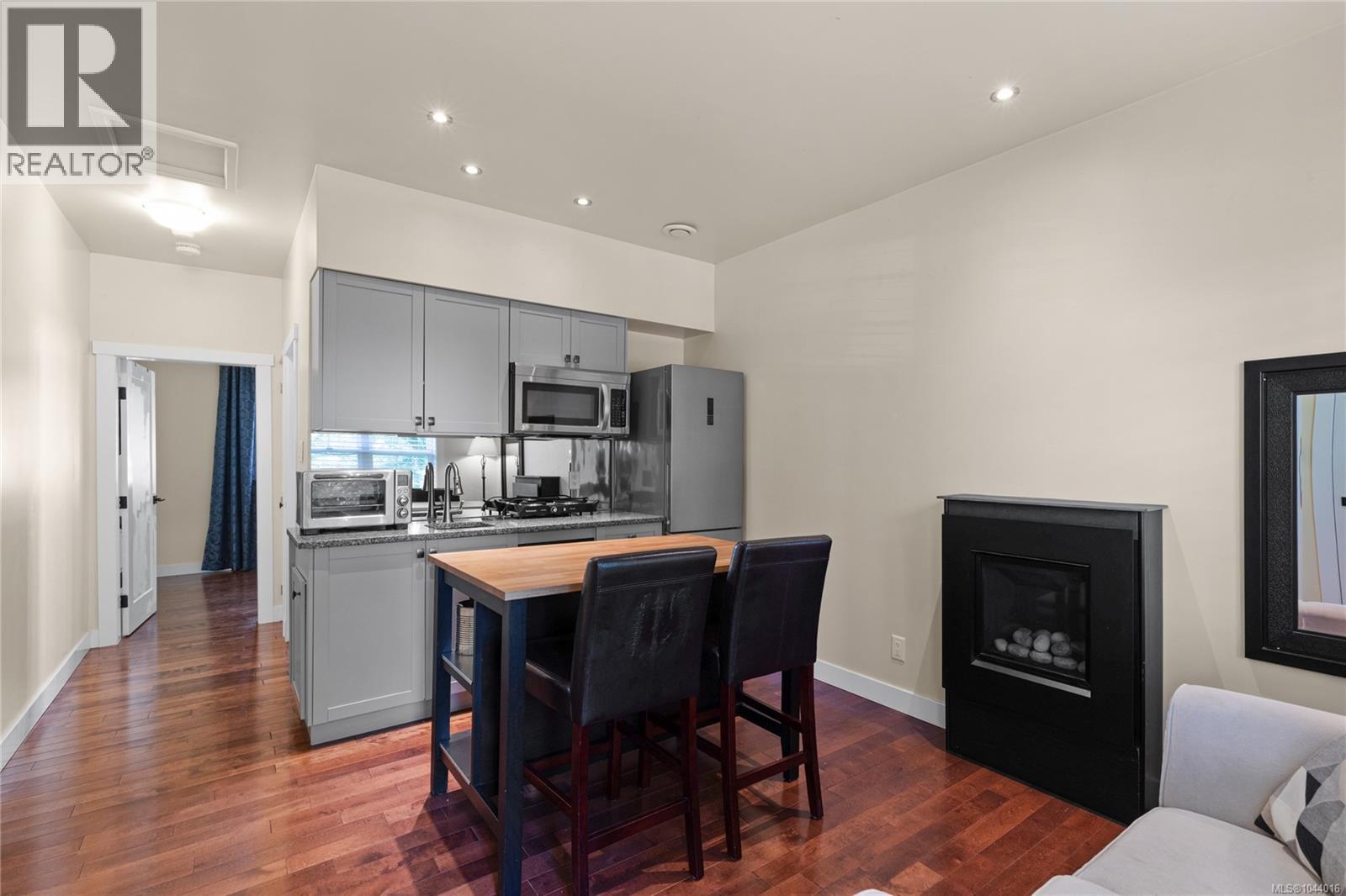643 Kennedy St - 18