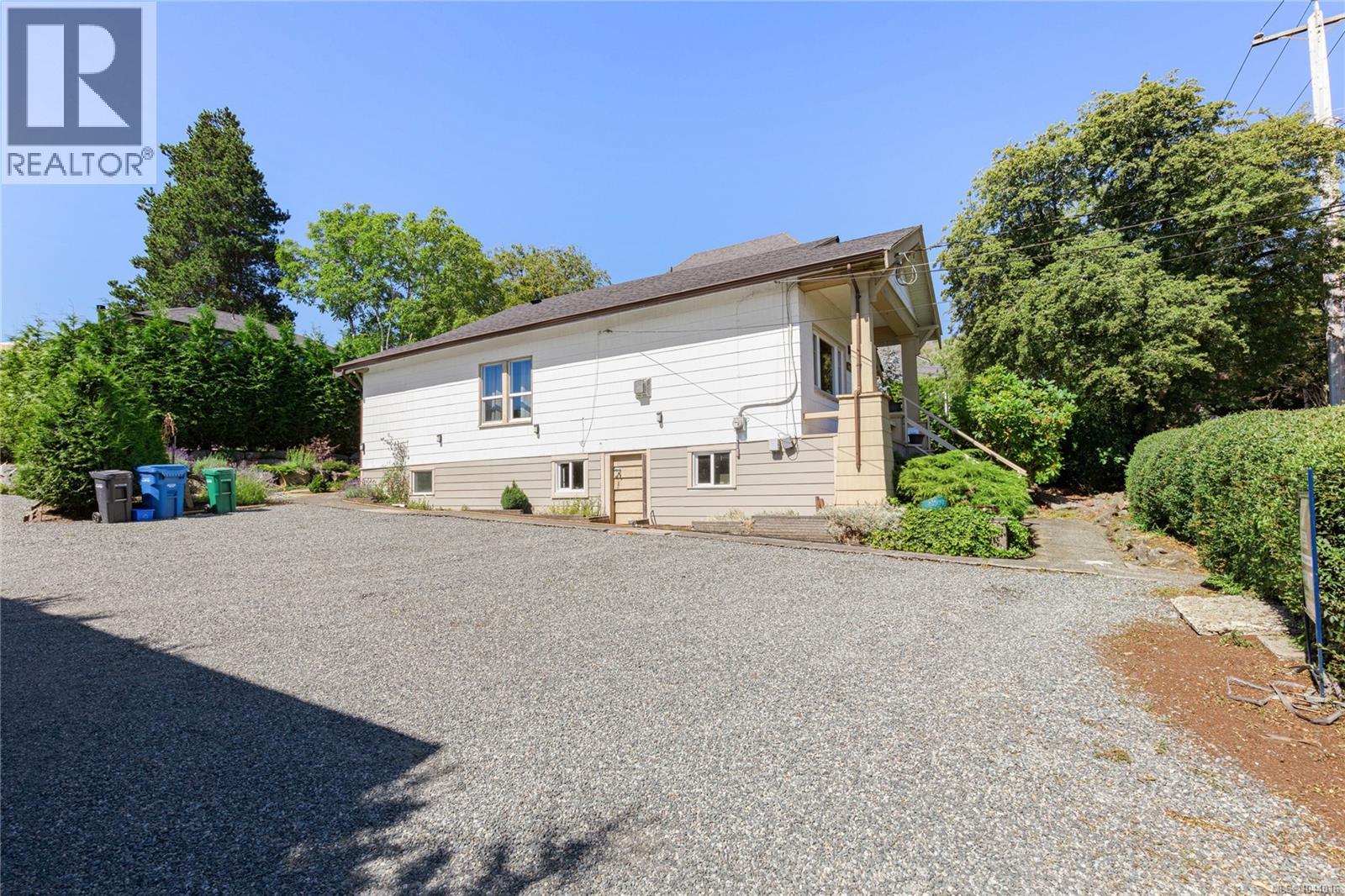 643 Kennedy St - 4