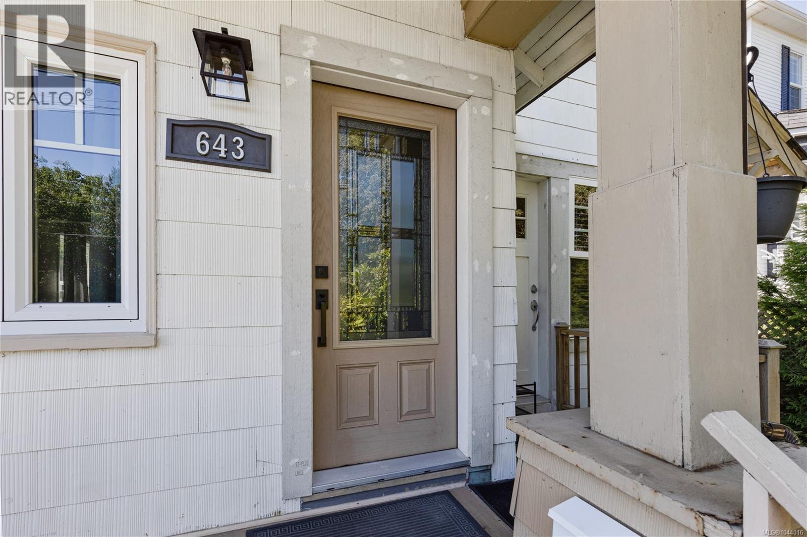 643 Kennedy St - 6