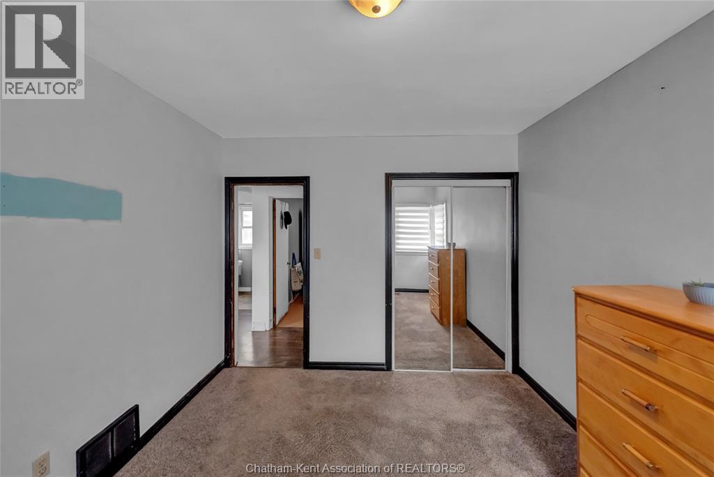 12 McKinnon DRIVE - 11
