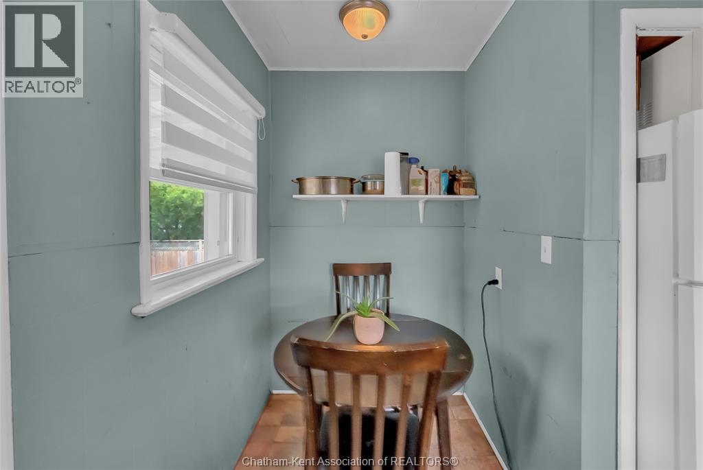 12 McKinnon DRIVE - 20