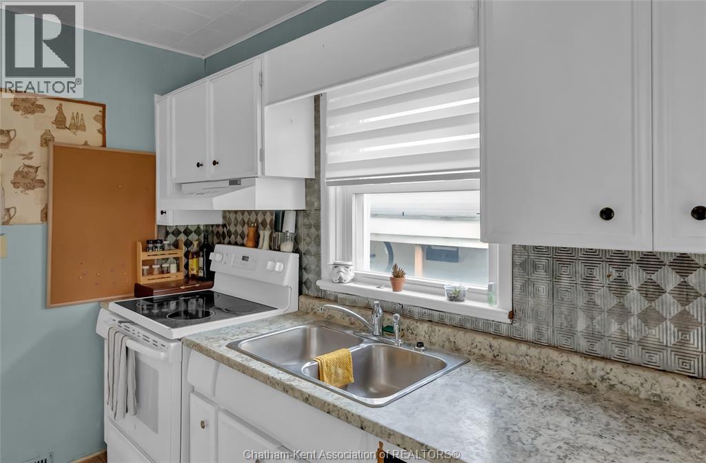 12 McKinnon DRIVE - 22
