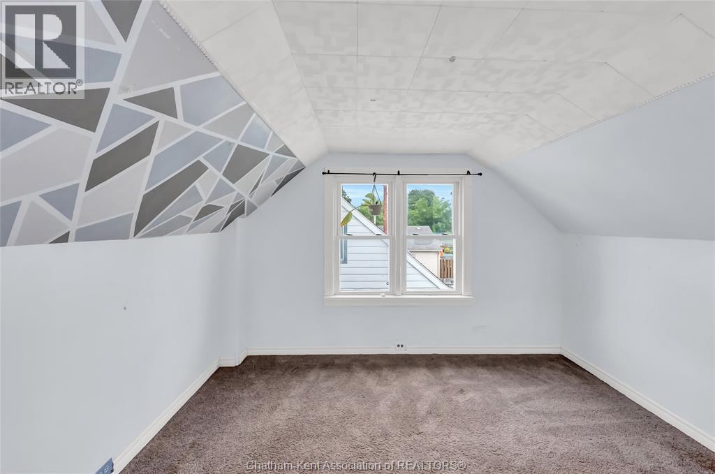 12 McKinnon DRIVE - 26