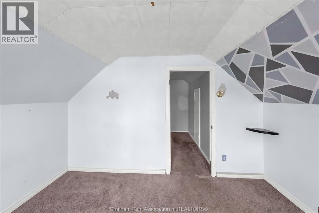 12 McKinnon DRIVE - 28