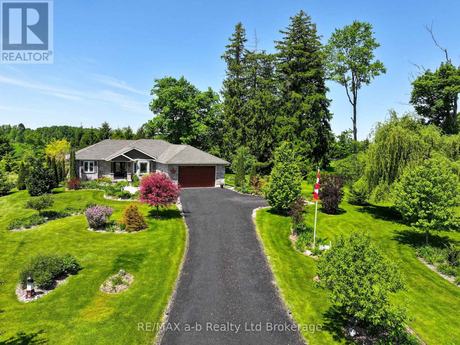 261 MIDDLE TOWNLINE ROAD - 2