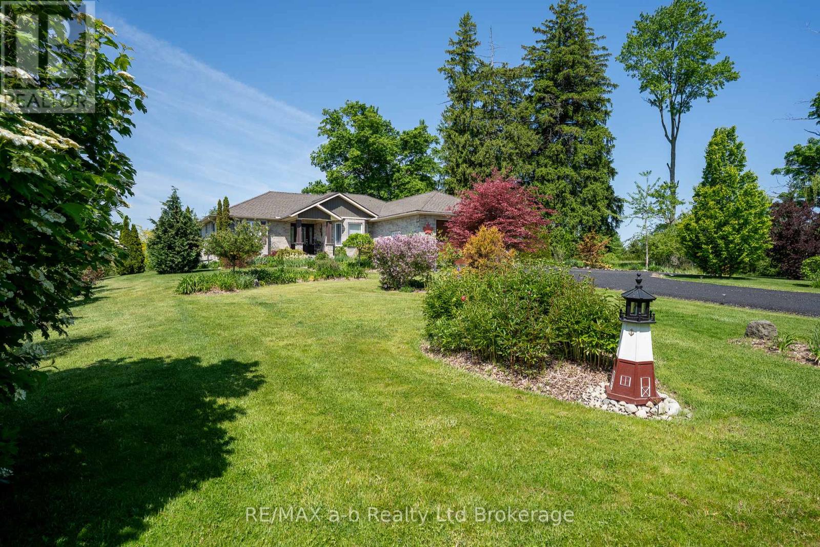 261 MIDDLE TOWNLINE ROAD - 3