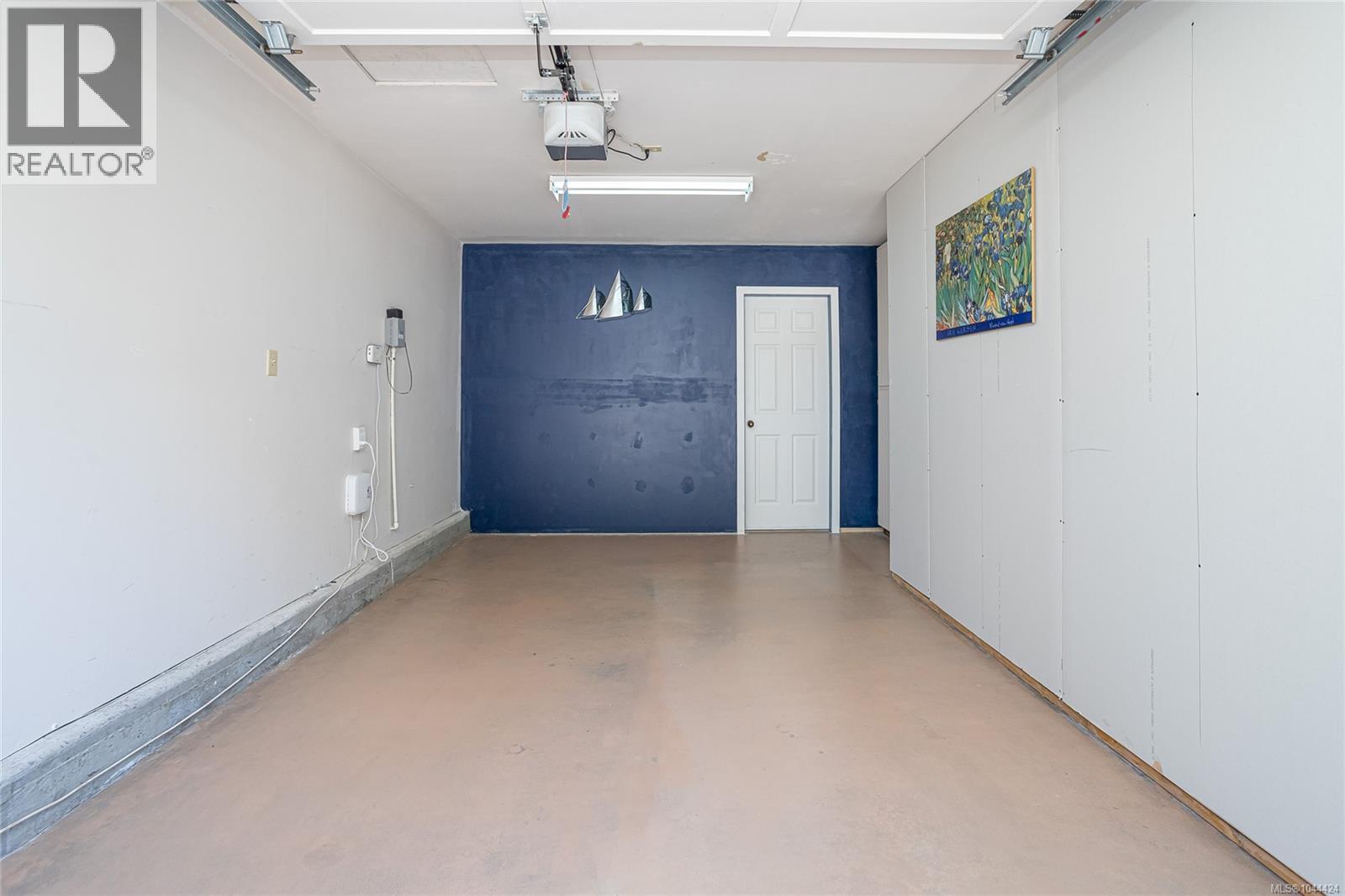 3905B Cadboro Bay Rd - 60