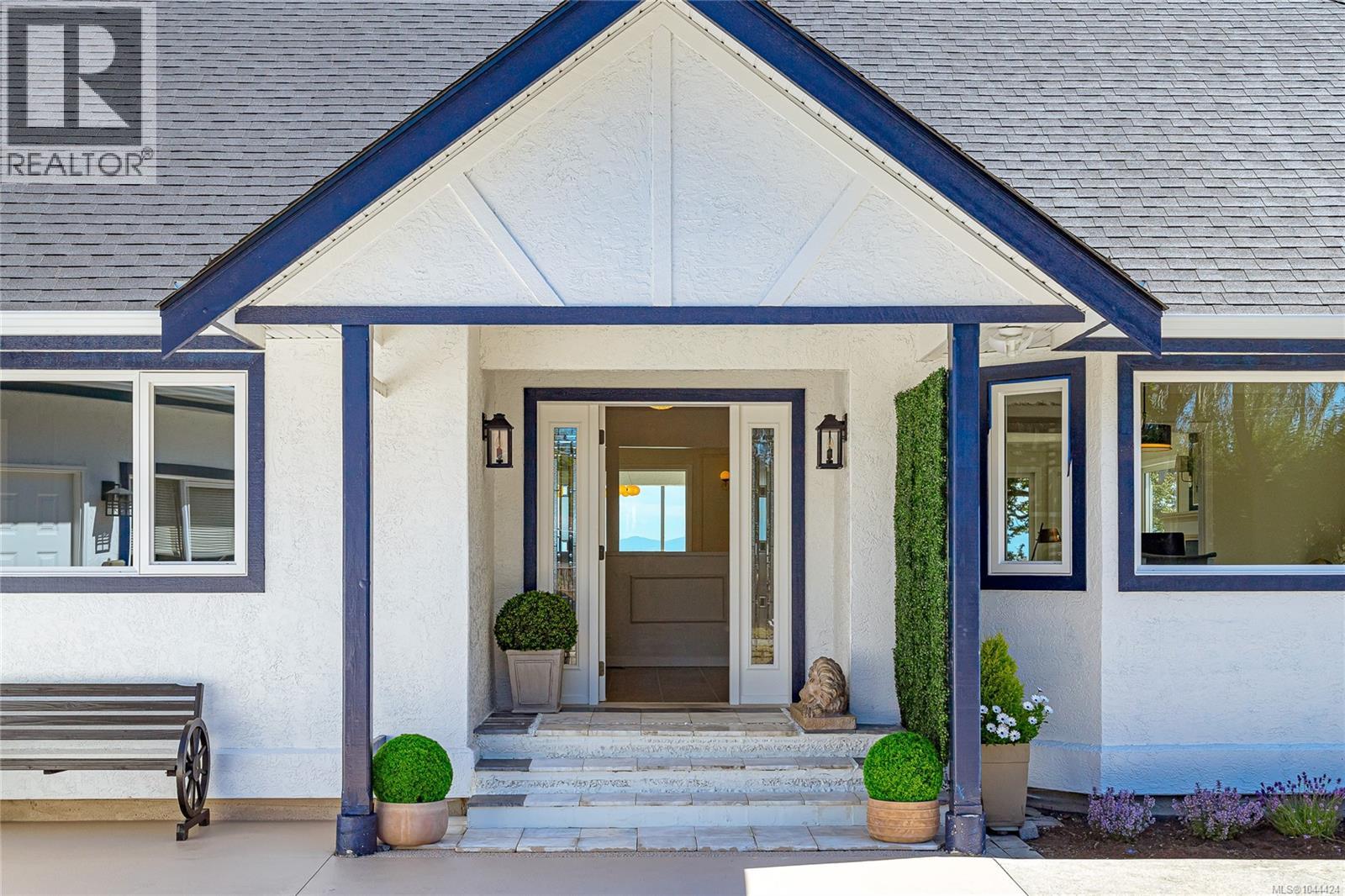 3905B Cadboro Bay Rd - 8
