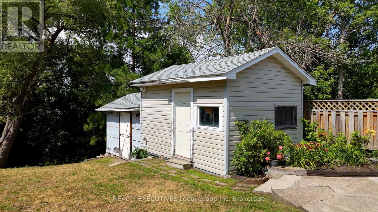 572 METCALFE STREET - 2