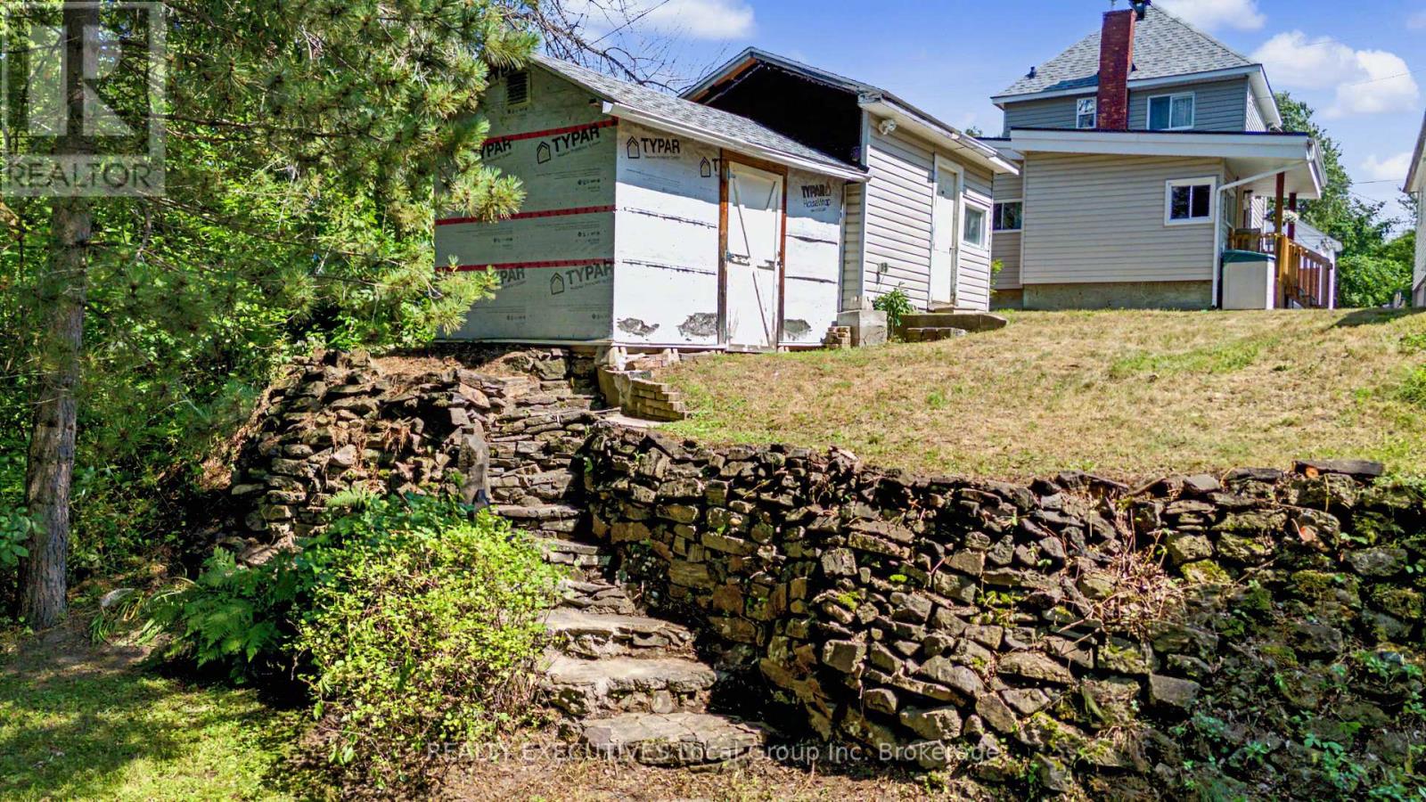 572 METCALFE STREET - Image 35