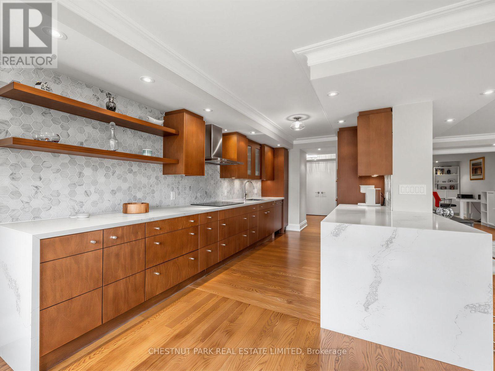 #304 625 AVENUE ROAD - 6