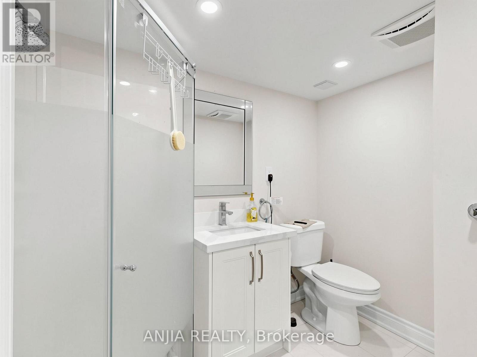 8 APPLEFIELD DRIVE - 45