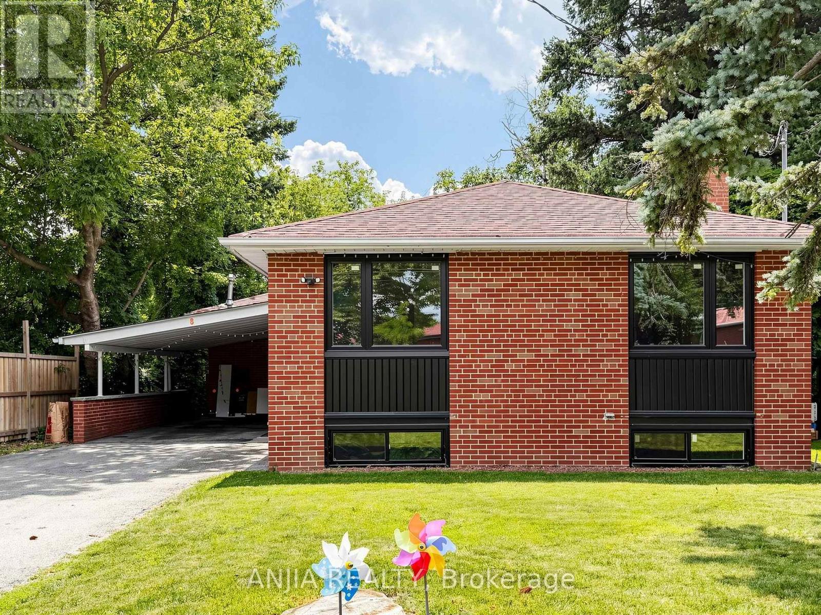 8 APPLEFIELD DRIVE - 7