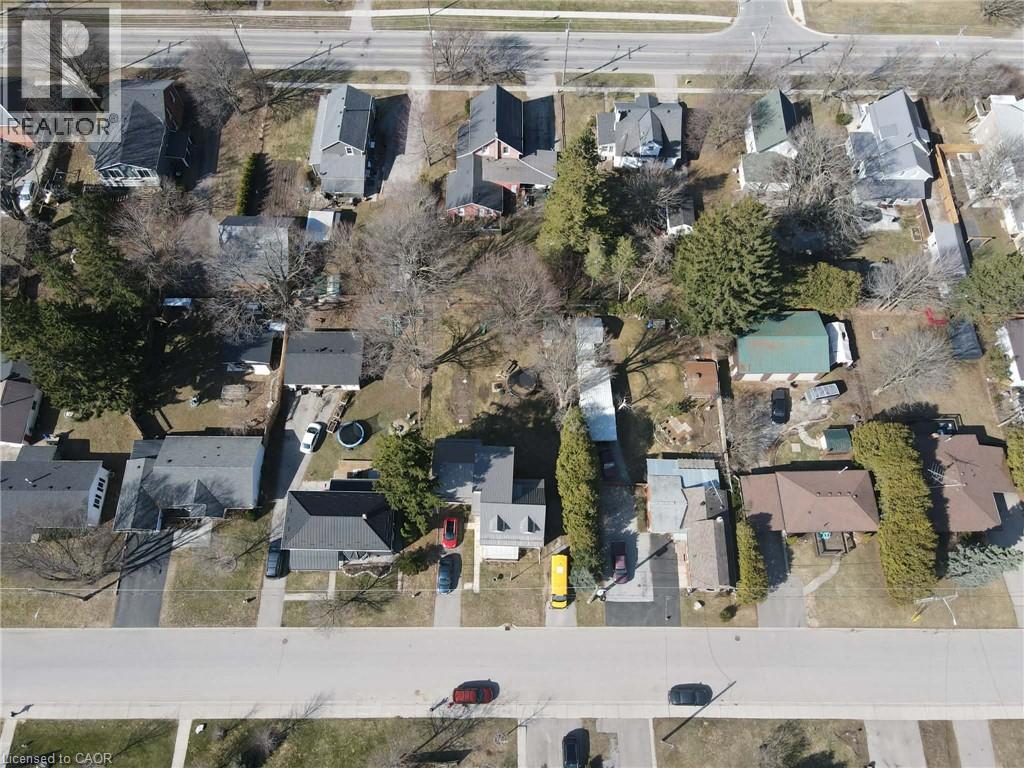 122 BRUCE Street - 27