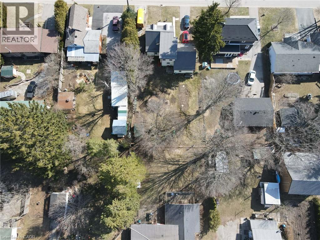 122 BRUCE Street - 28
