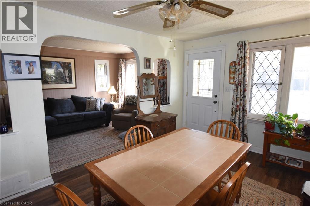 122 BRUCE Street - 3
