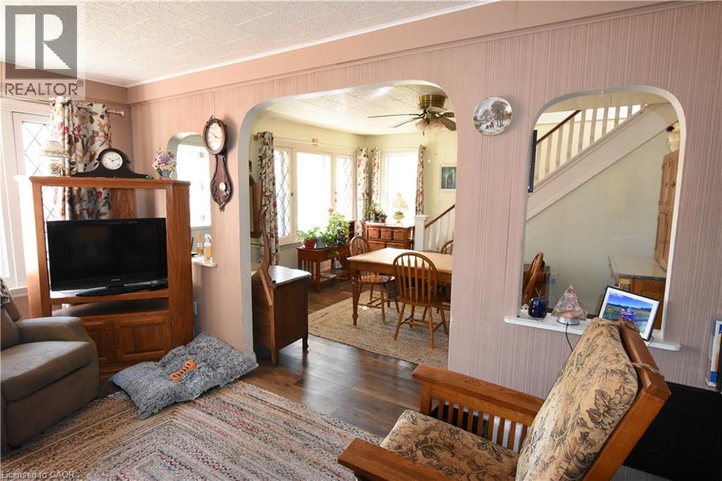 122 BRUCE Street - 7