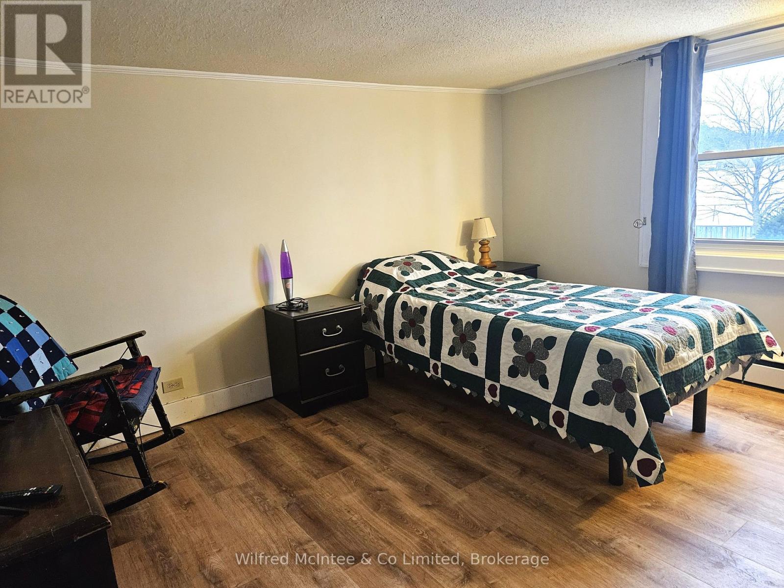 958 6TH AVENUE W - 12
