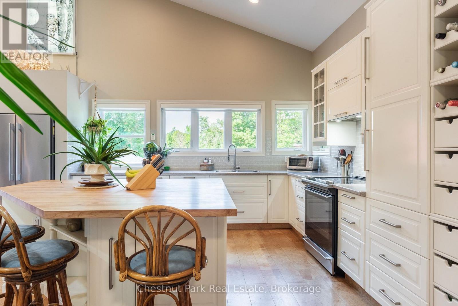 253 CHAPMAN DRIVE - Image 19