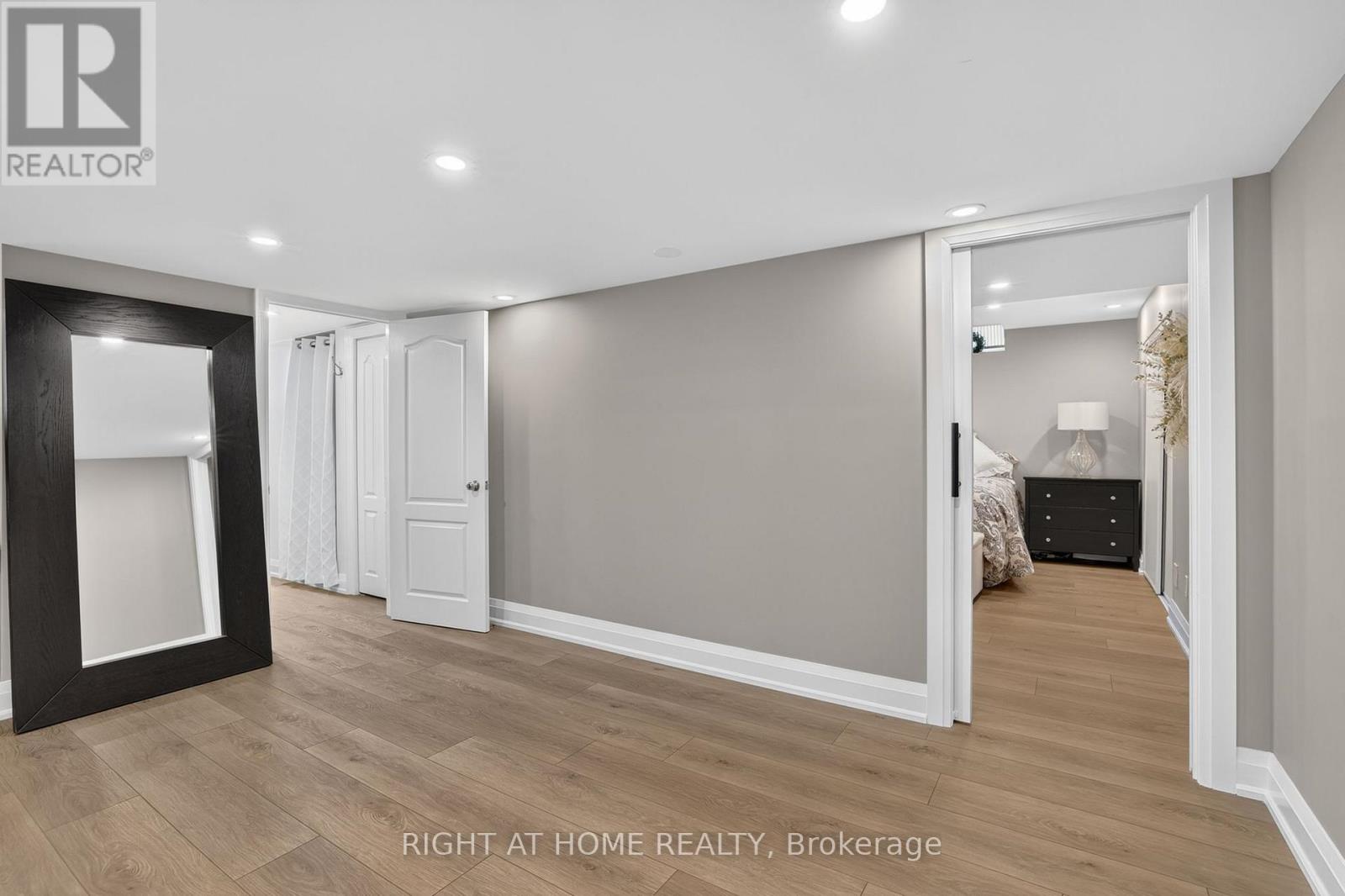 66 SANREMO COURT - Image 32