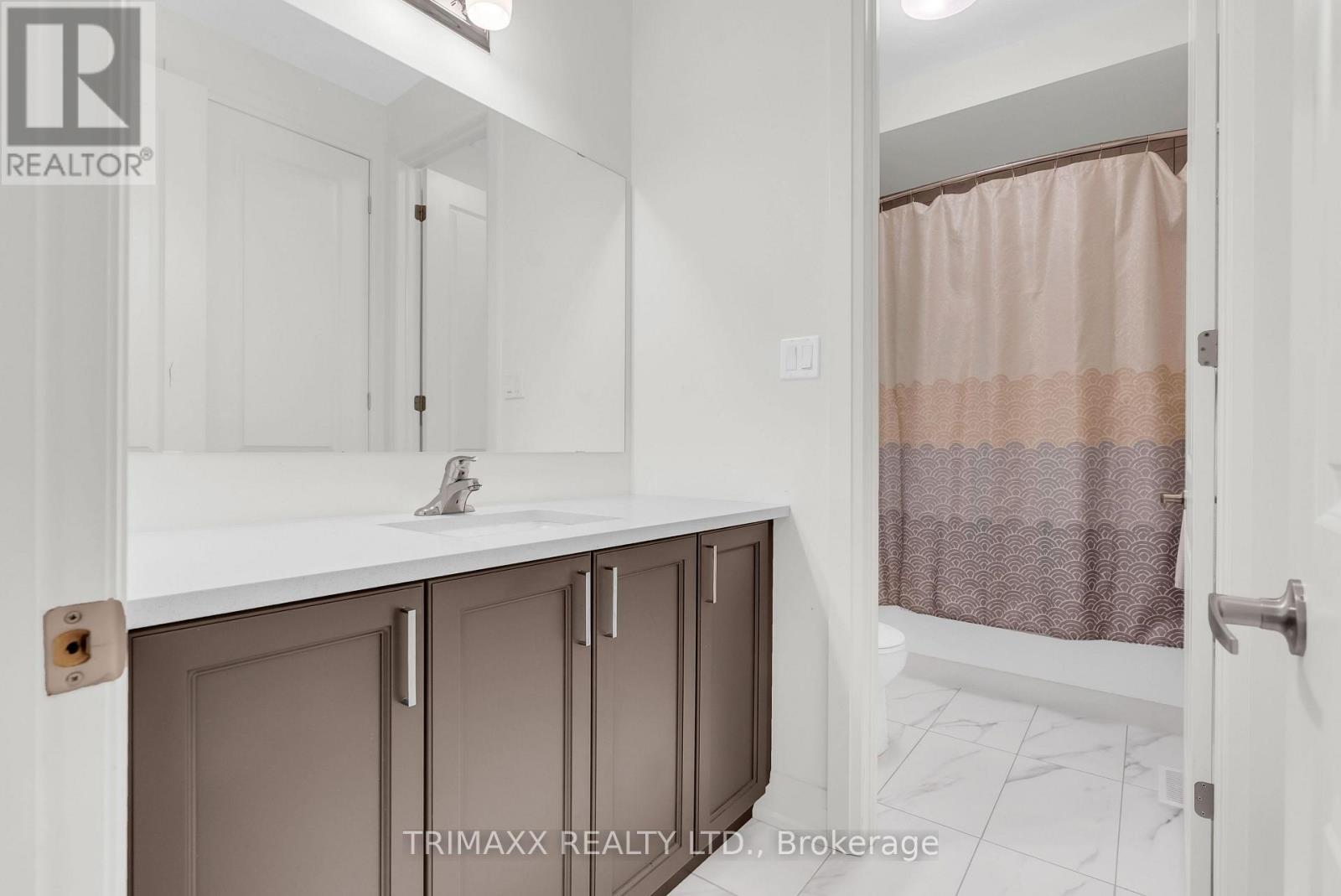 7 WINTERGREEN LANE - 32