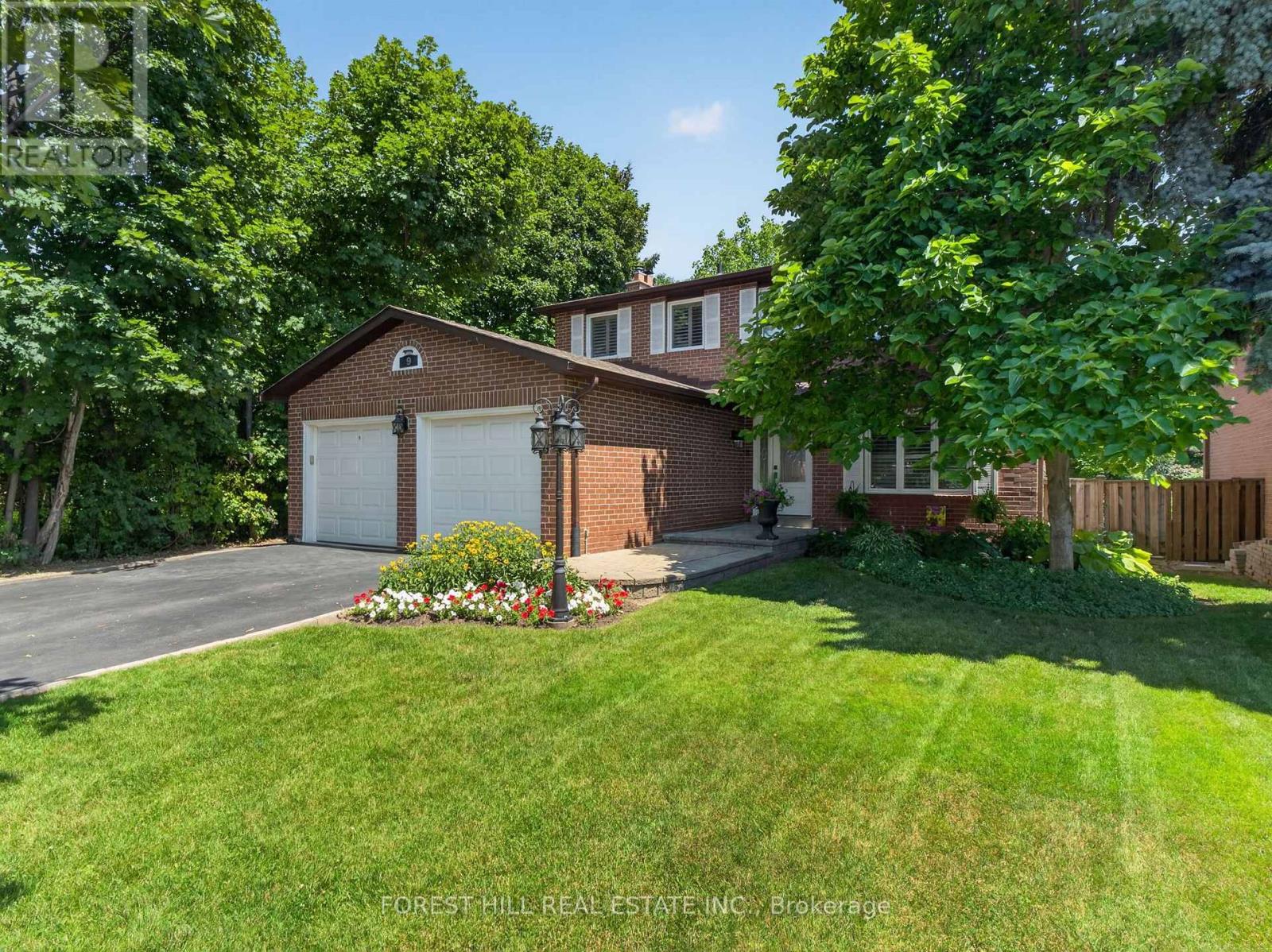 9 TOMLIN CRESCENT - 1