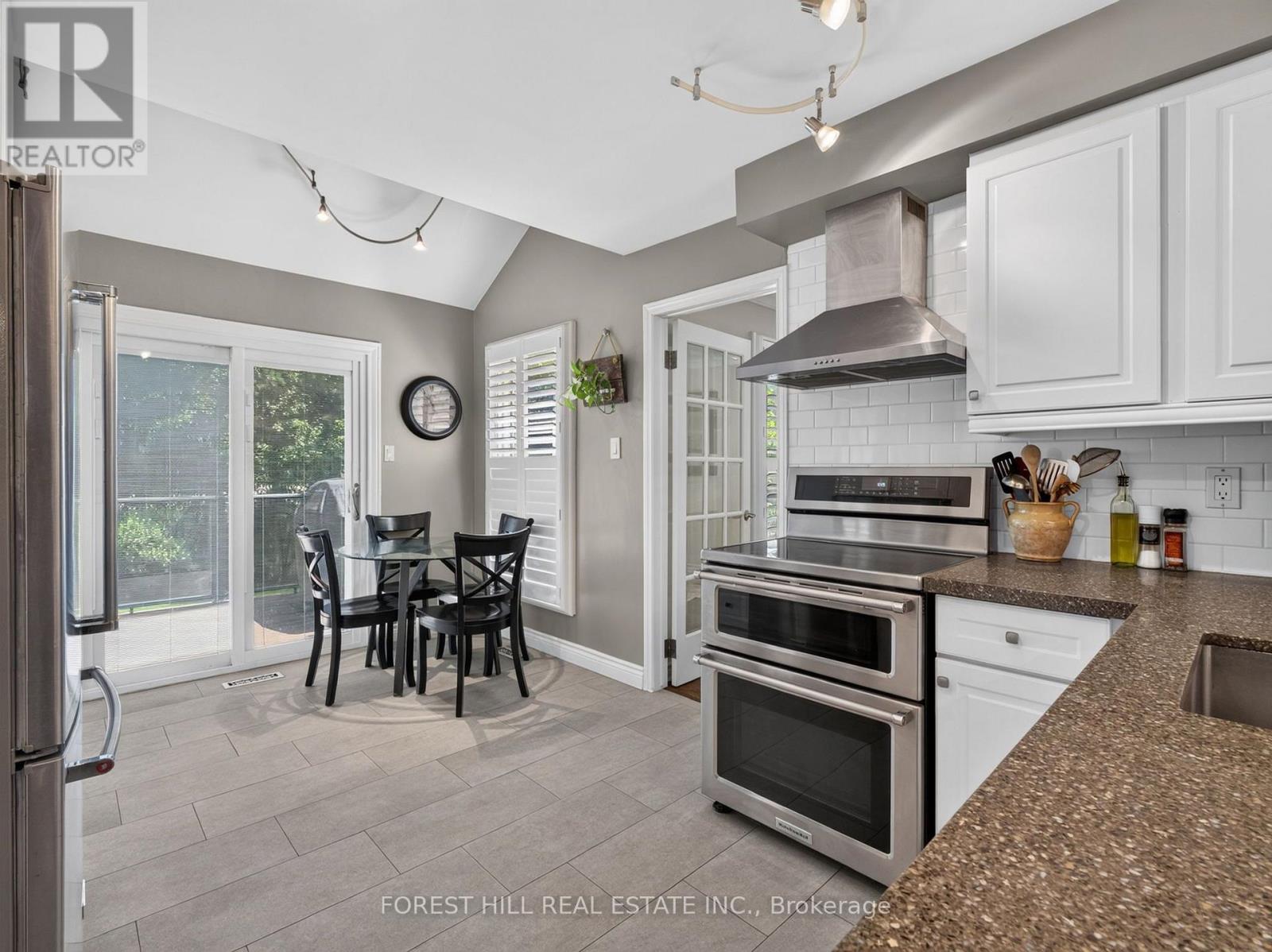 9 TOMLIN CRESCENT - 10