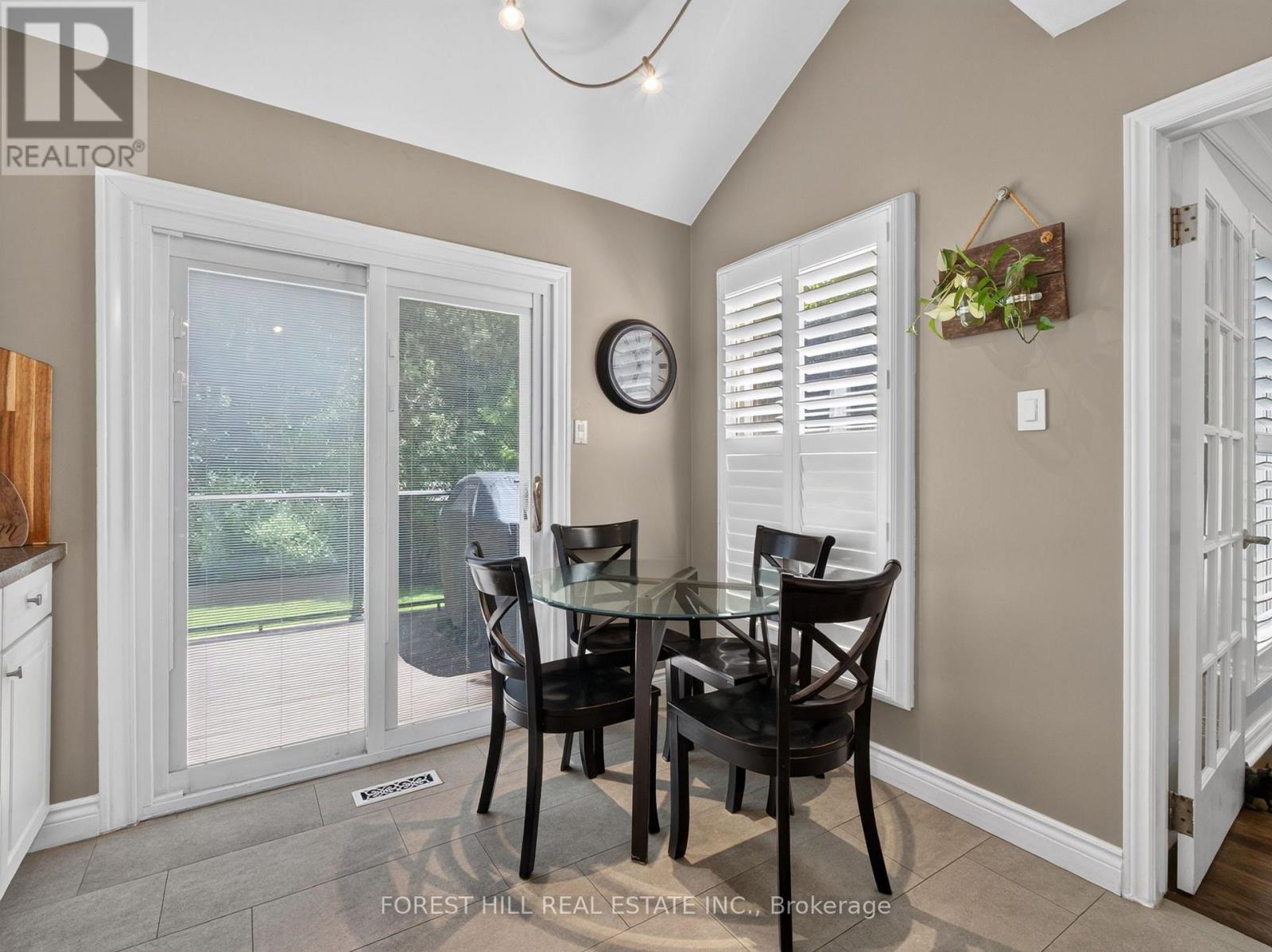 9 TOMLIN CRESCENT - 11