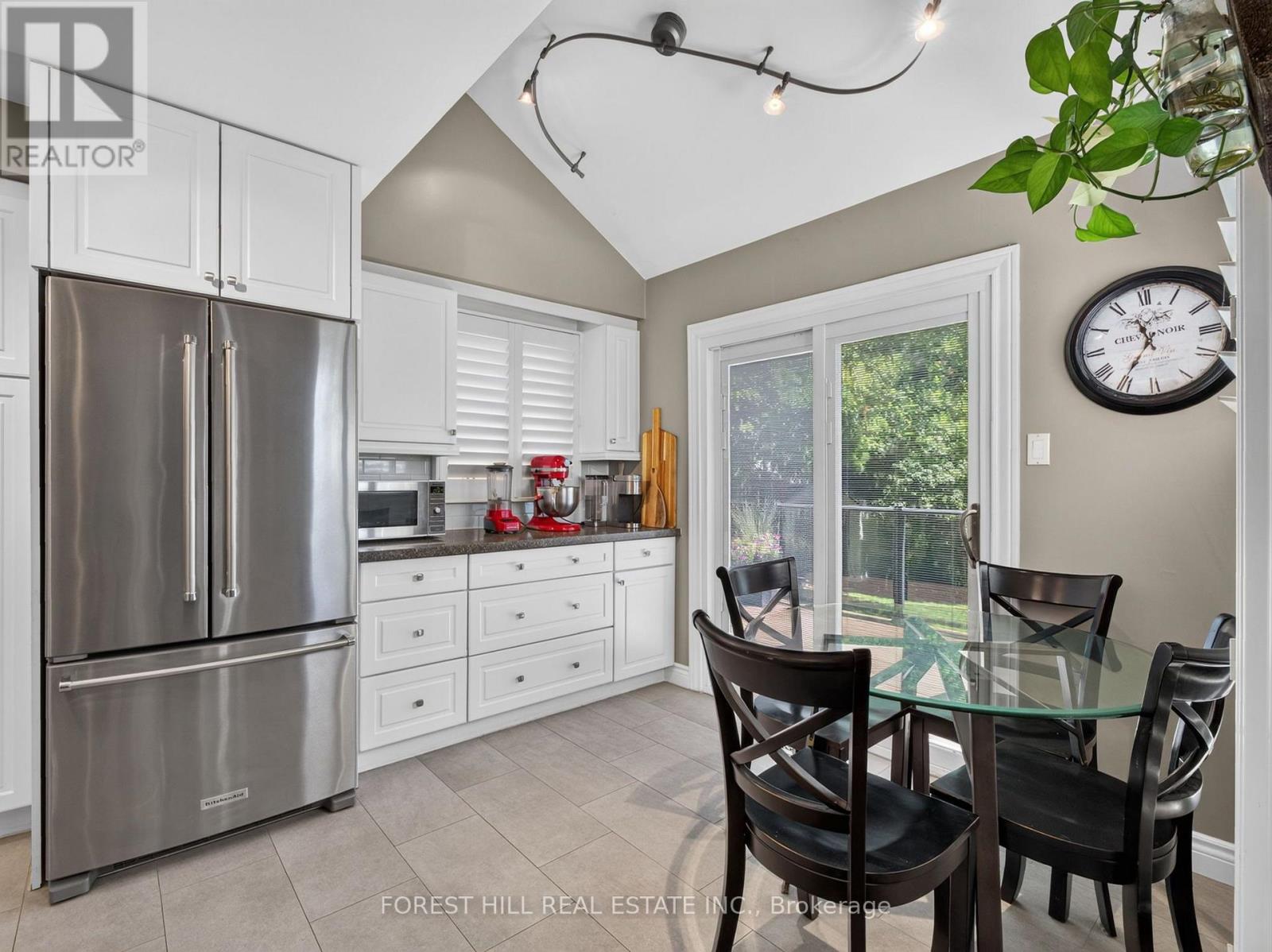 9 TOMLIN CRESCENT - 12