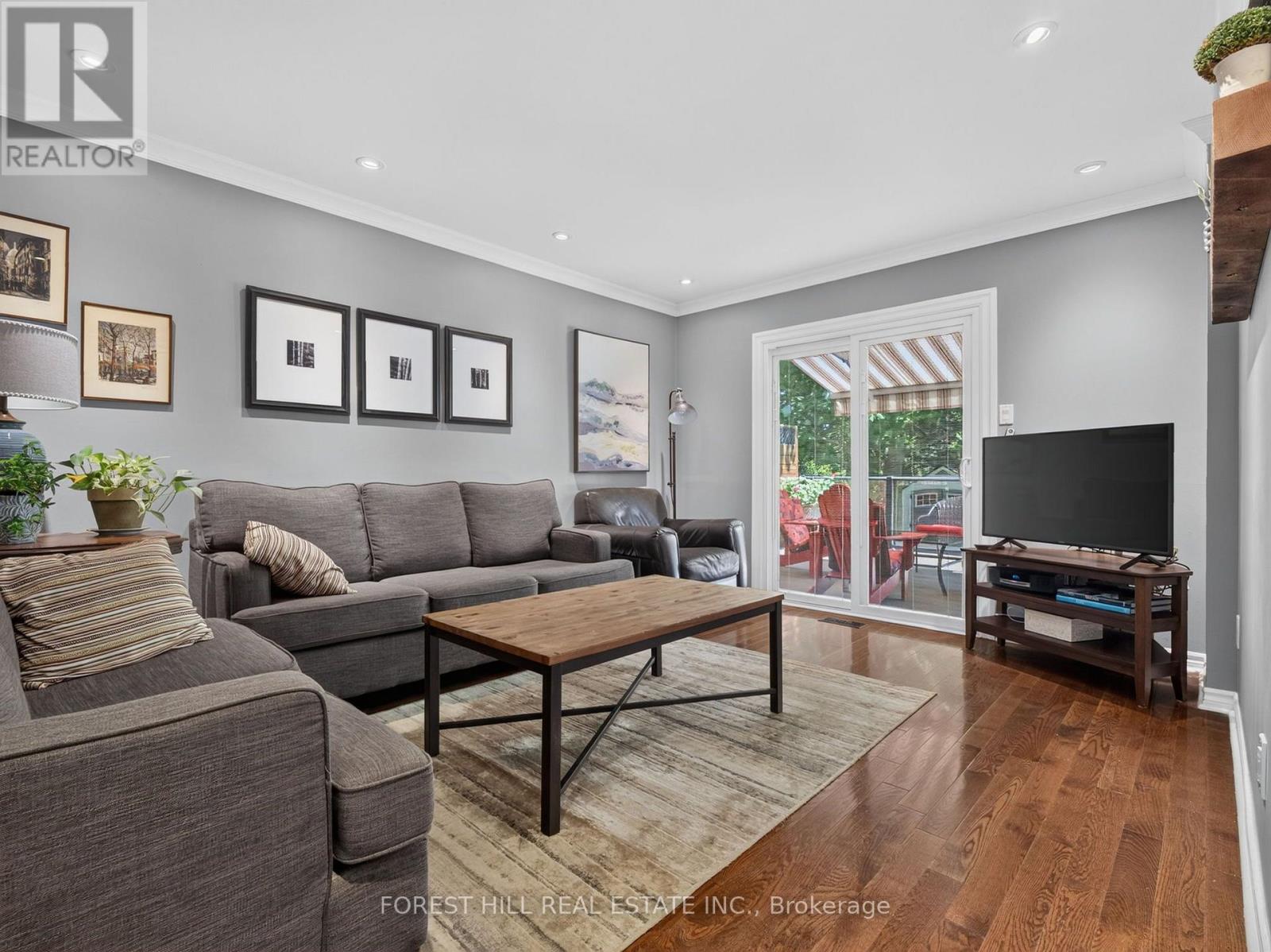 9 TOMLIN CRESCENT - 15