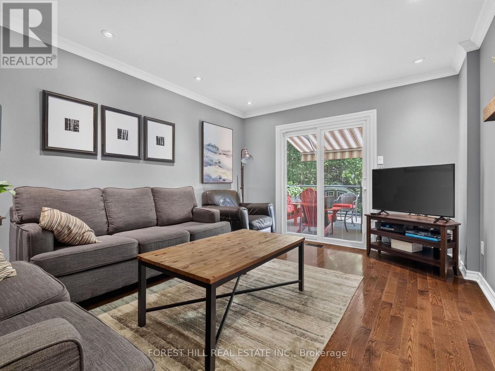 9 TOMLIN CRESCENT - 16