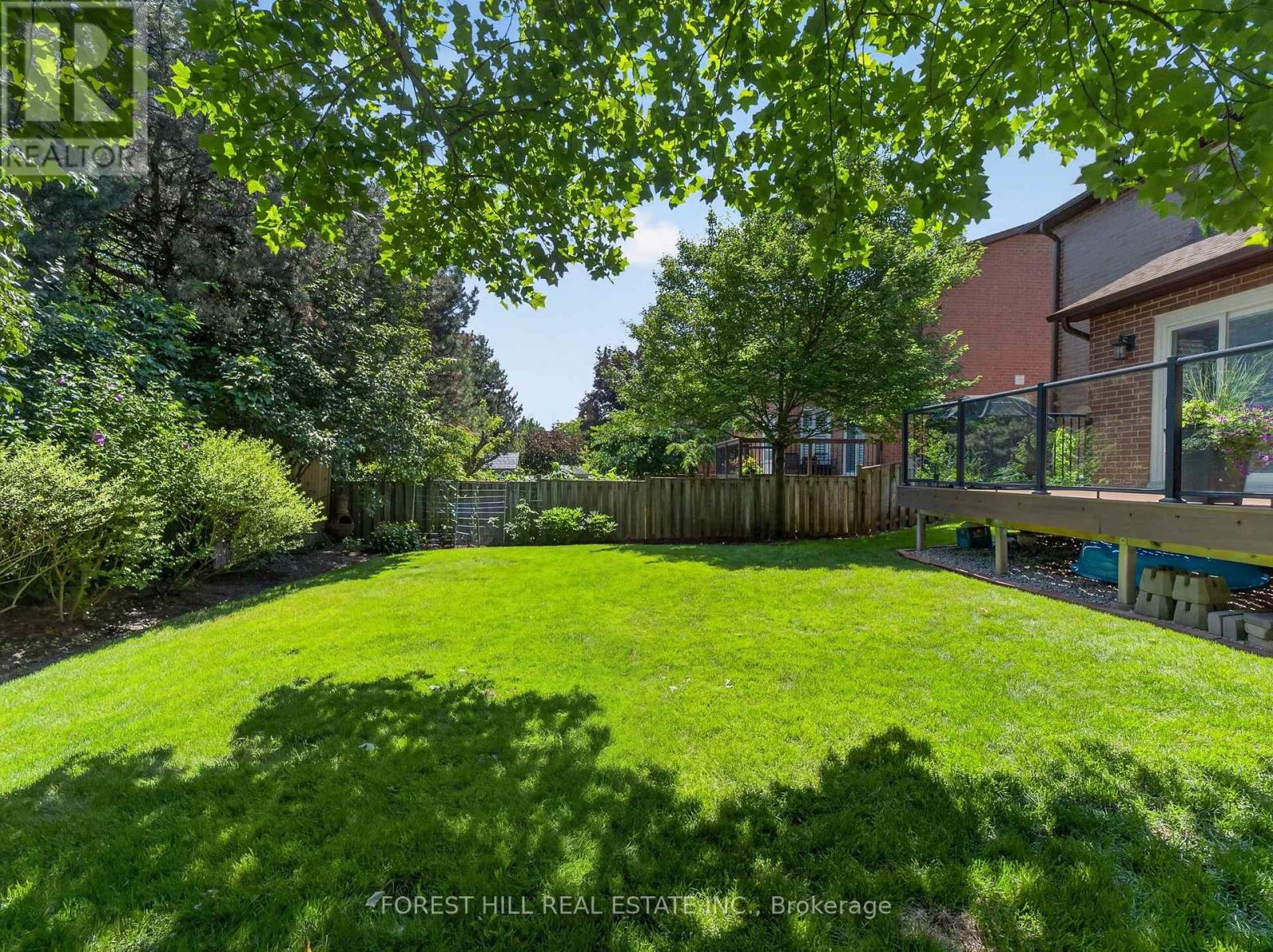 9 TOMLIN CRESCENT - 37