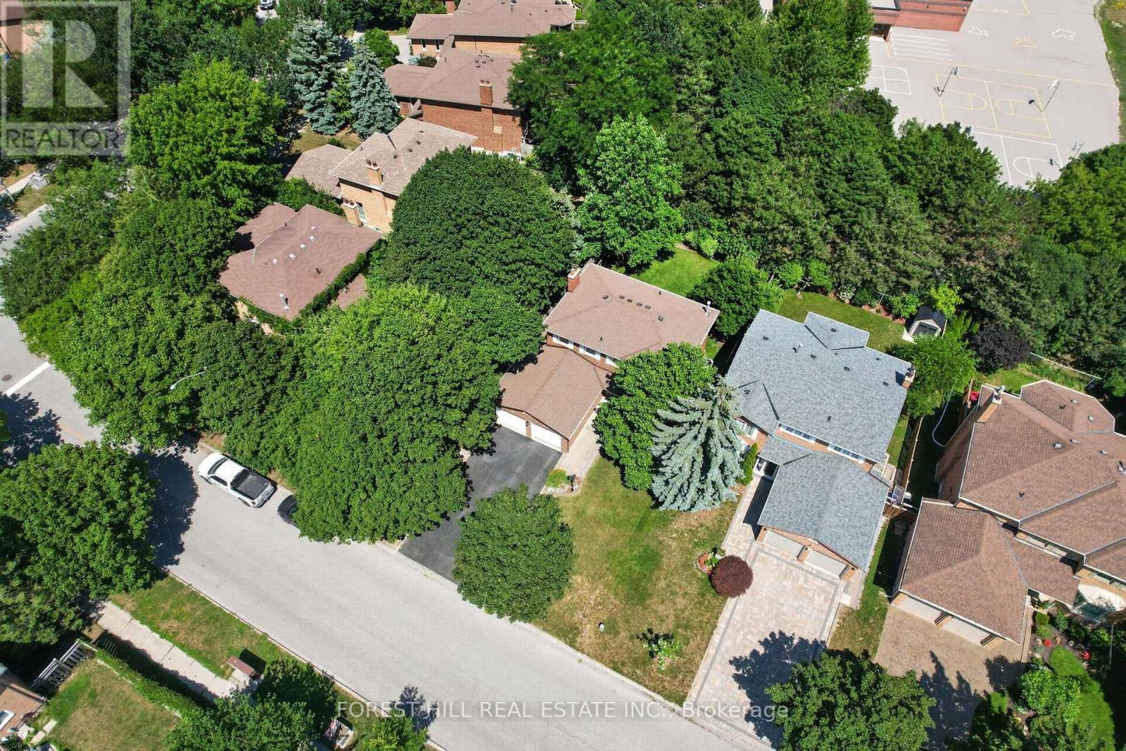 9 TOMLIN CRESCENT - 42