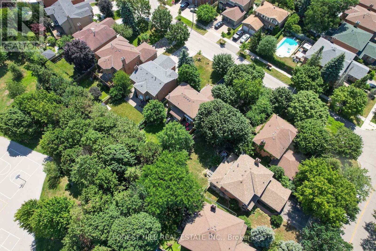 9 TOMLIN CRESCENT - 43