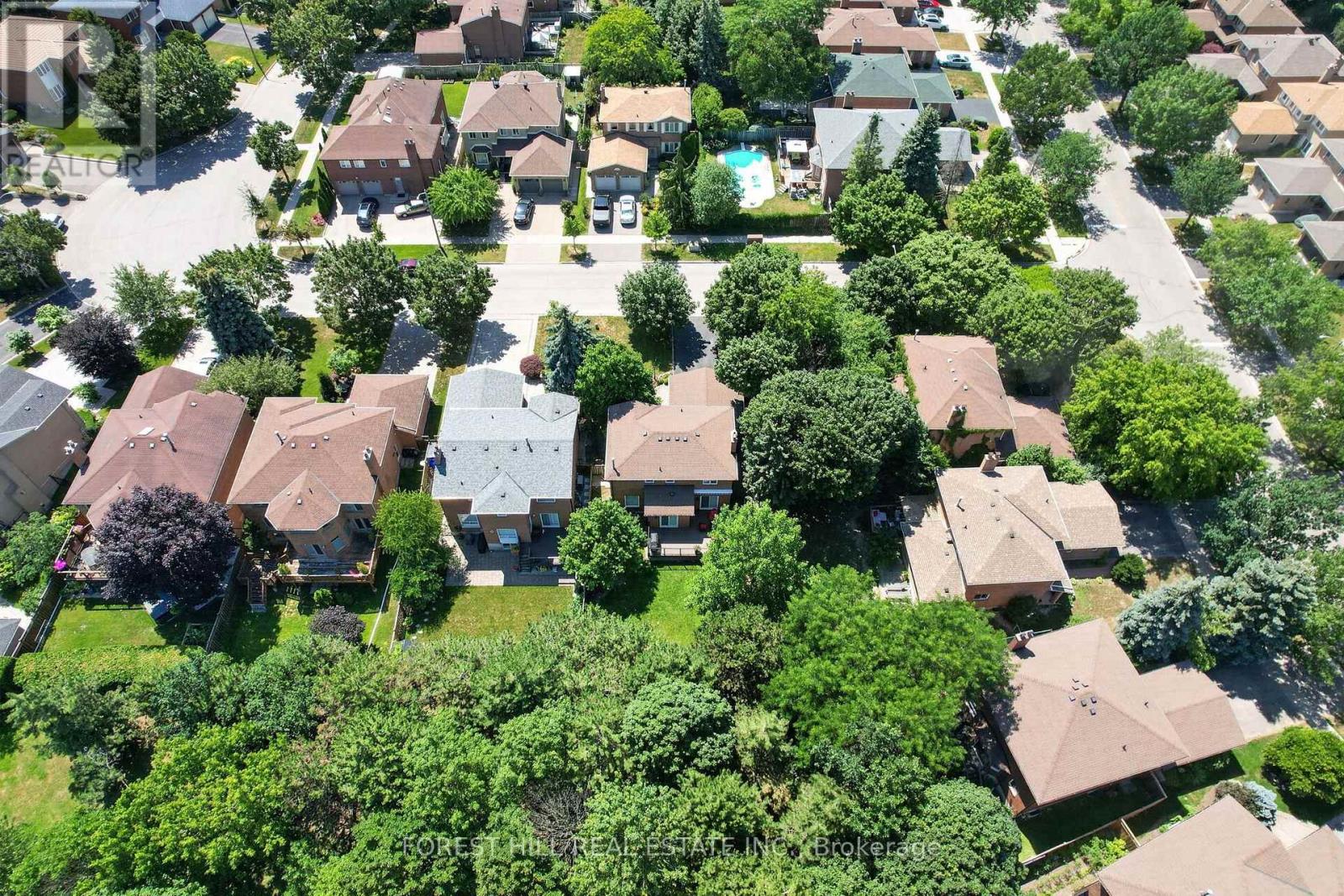 9 TOMLIN CRESCENT - 45