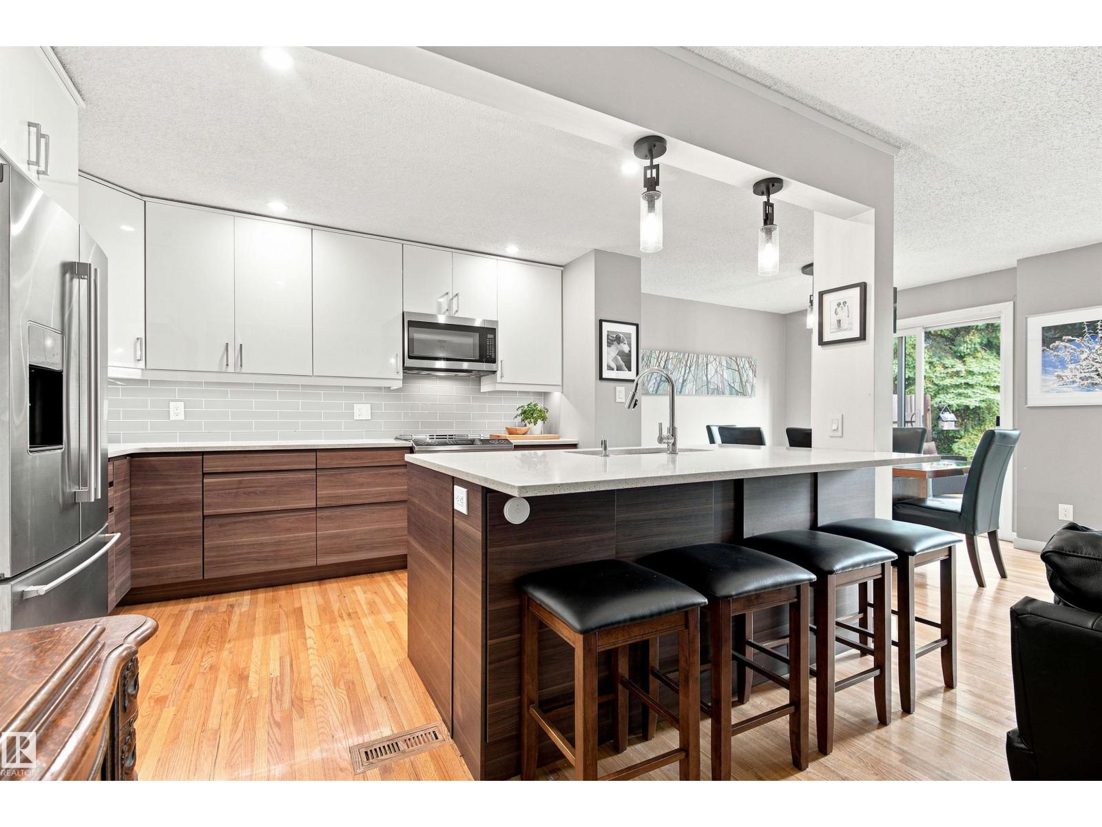 141 HEARTHSTONE NW, Brander Gardens, Edmonton photo 3