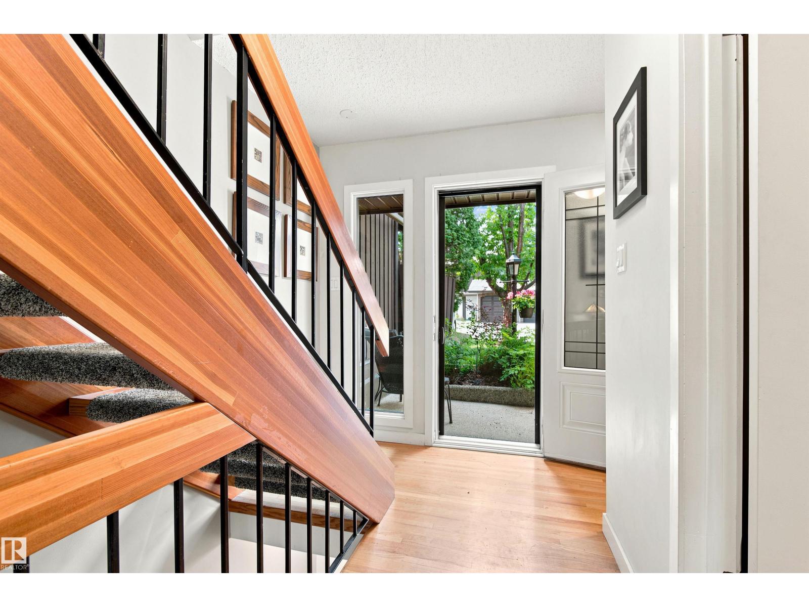 141 HEARTHSTONE NW, Brander Gardens, Edmonton photo 4