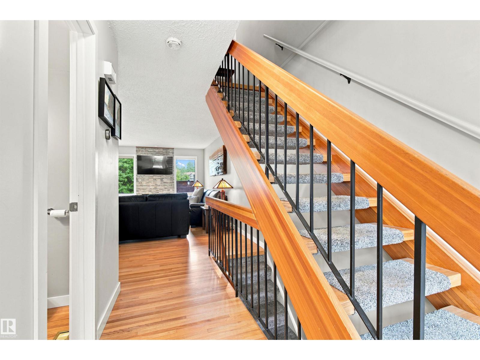 141 HEARTHSTONE NW, Brander Gardens, Edmonton photo 5