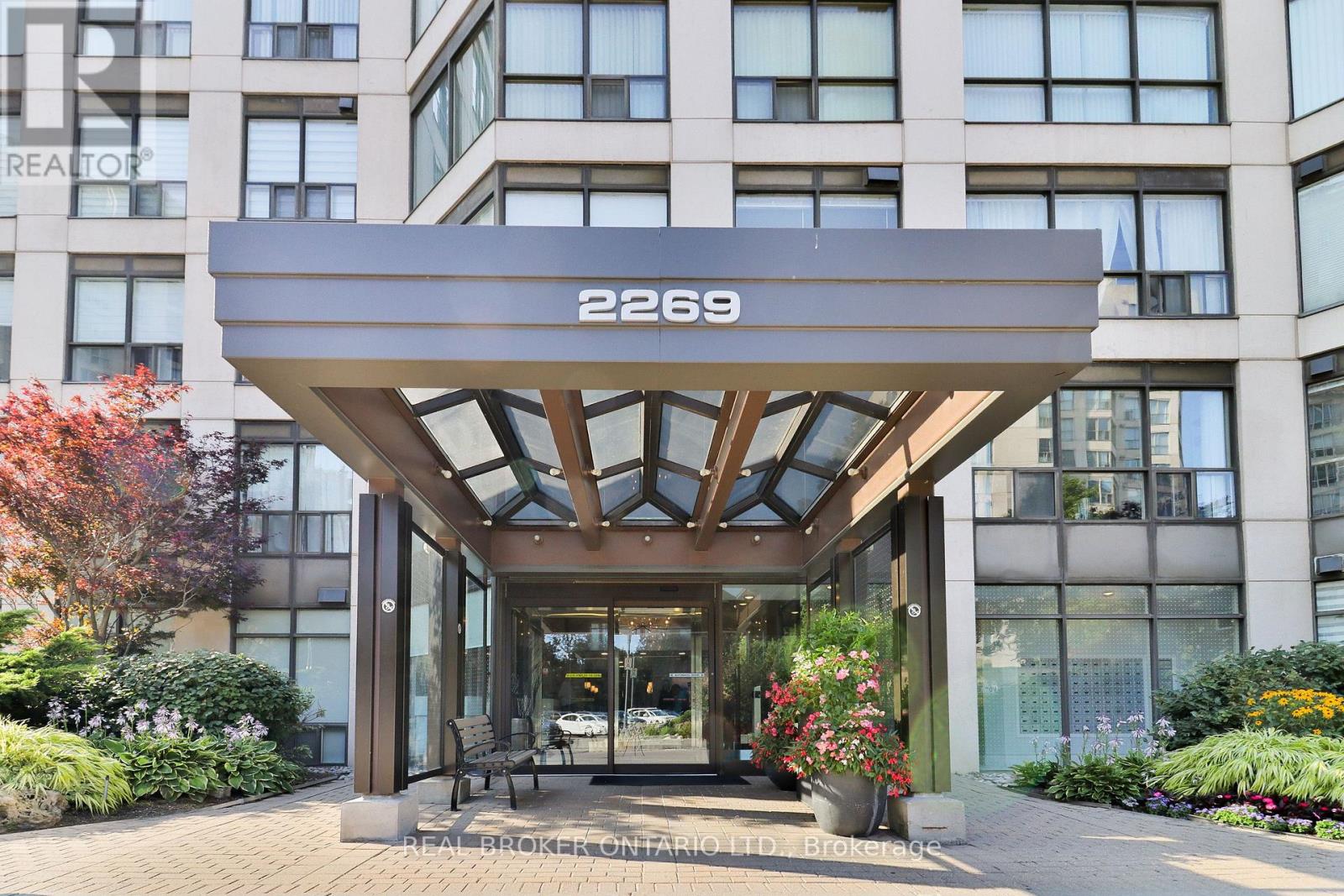 Photo of 2269 Lake Shore Boulevard