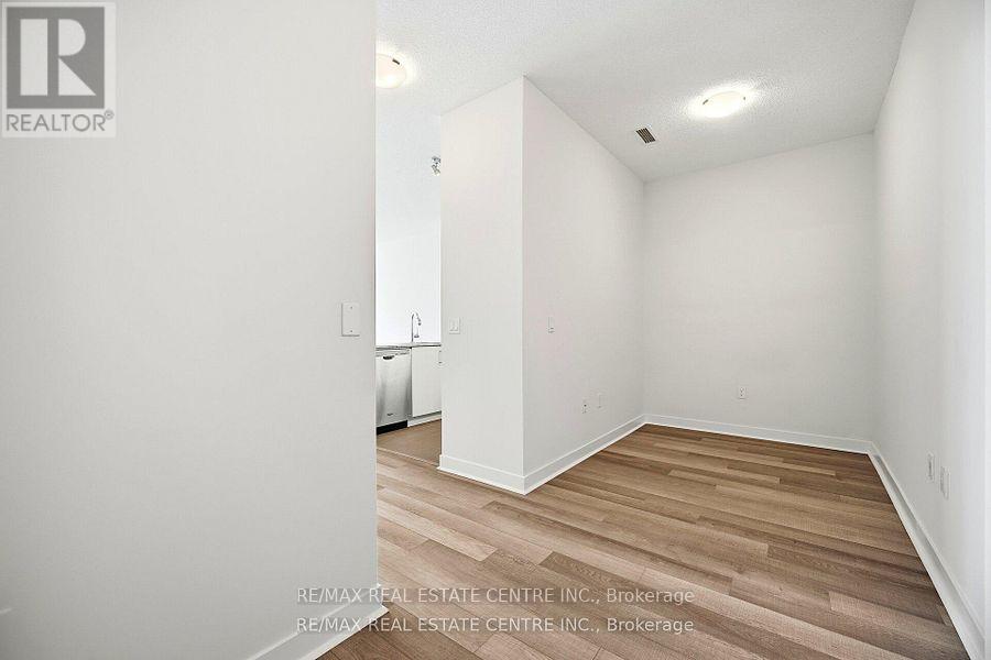 #2910 3975 GRAND PARK DRIVE E - 6